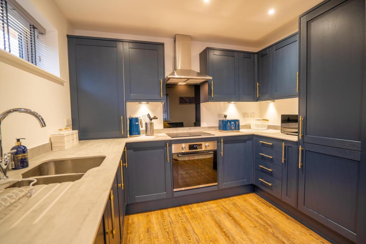 Mill Road Apartment First Floor Crawley  Bagian luar foto