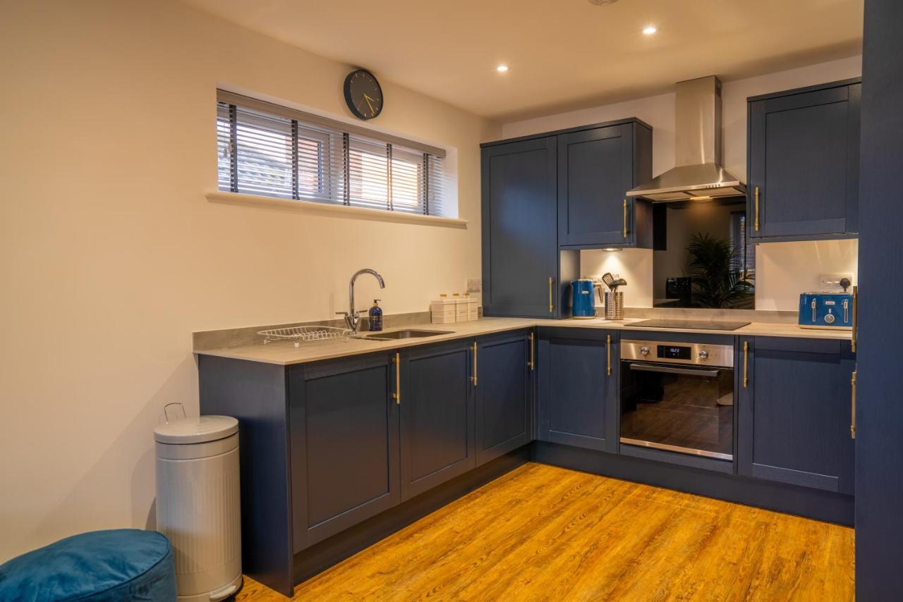 Mill Road Apartment First Floor Crawley  Bagian luar foto
