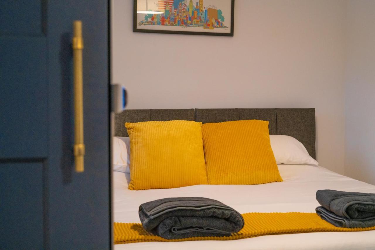 Mill Road Apartment First Floor Crawley  Bagian luar foto